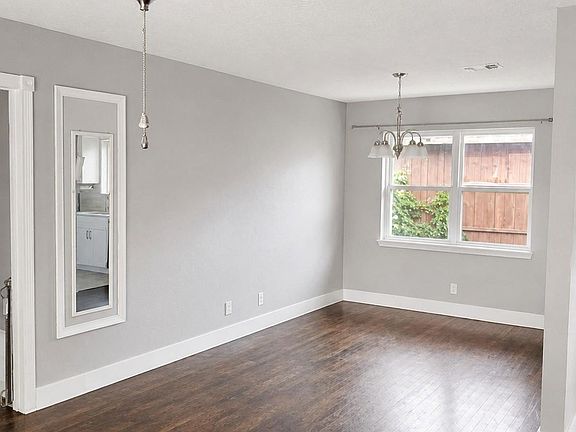 5th image of 3002 Newcastle Dr