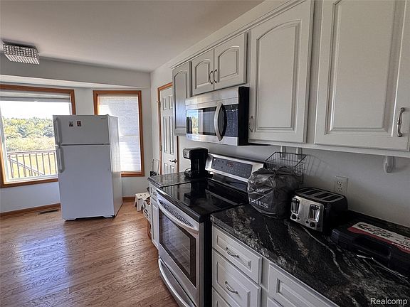 3rd image of 5070 Sanilac Rd