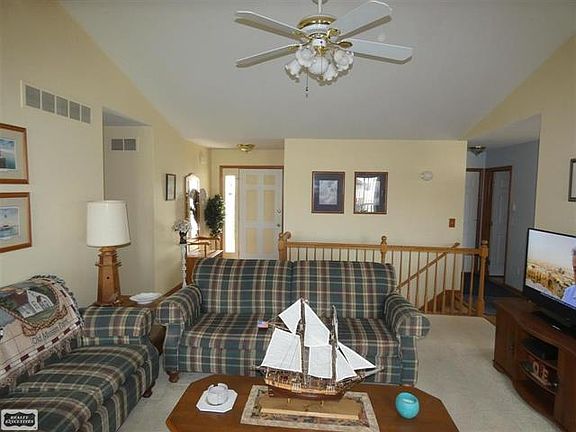 5th image of 31035 Blue Heron Dr