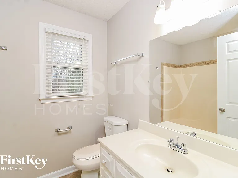 3005 Manchester Dr — Photo 16