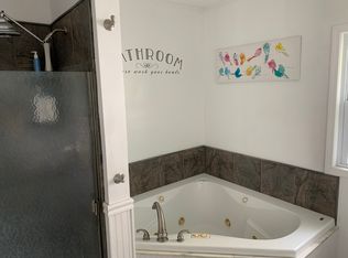 101 W 5th St, Roxana, IL 62084