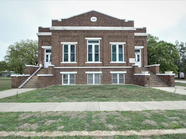 200 N Avenue D, Cross Plains, TX 76443