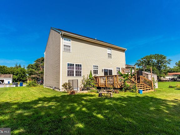 4th image of 21 Waterford Ln