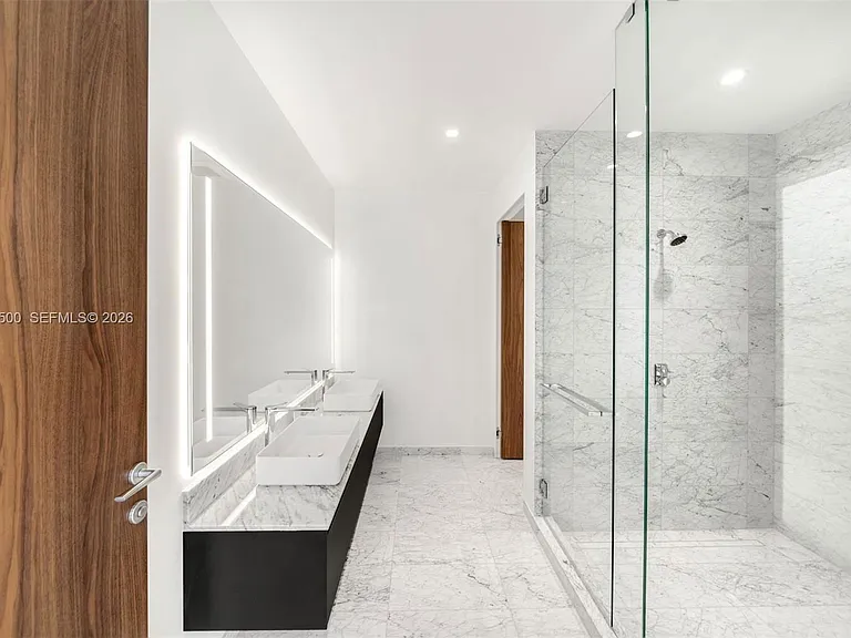 5 Grove Isle Dr — Photo 15