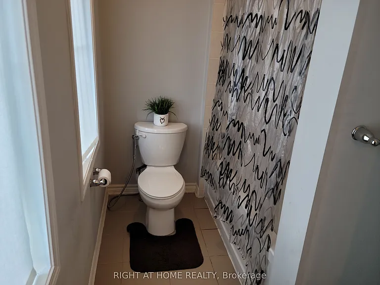 1650 Copeland Cir — Photo 21