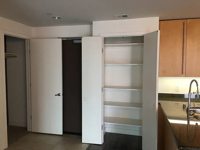 801 Ash St #1603 — Photo 4