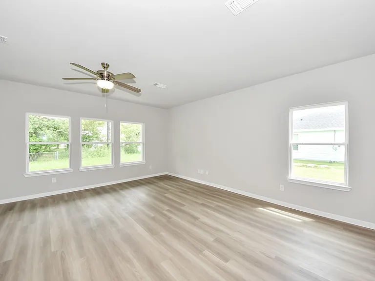 638 Stovall Dr — Photo 12