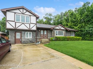 7931 W 93rd St, Hickory Hills, IL 60457