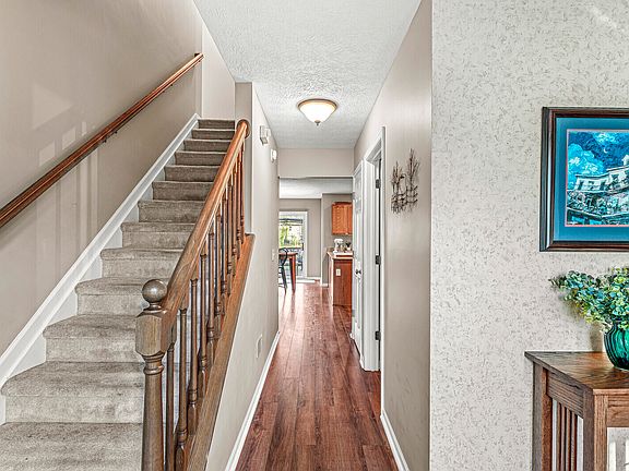 4th image of 6523 Oxford Dr
