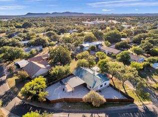 1302 Oakridge, Kingsland, TX 78639