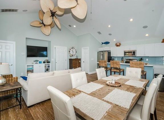 4th image of 18530 Gulf Blvd APT 2