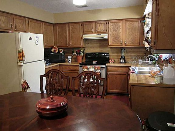 4th image of 21375 Soell Dr
