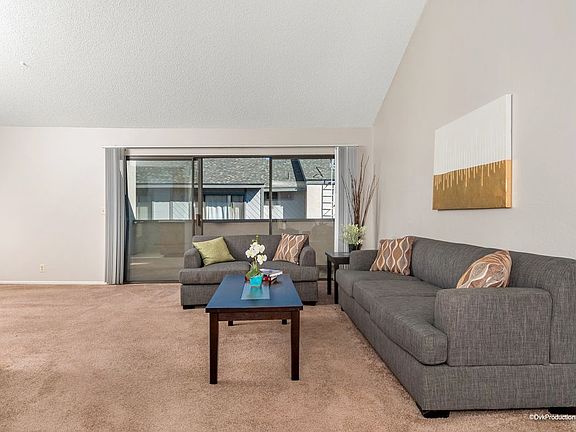 5th image of 2135 E Valley Pkwy Unit 38