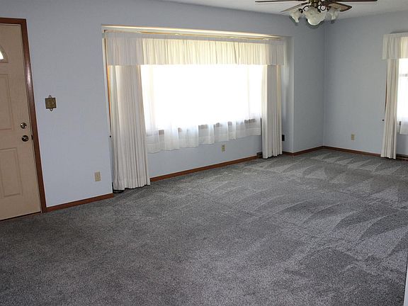3rd image of 2107 W 38th Pl