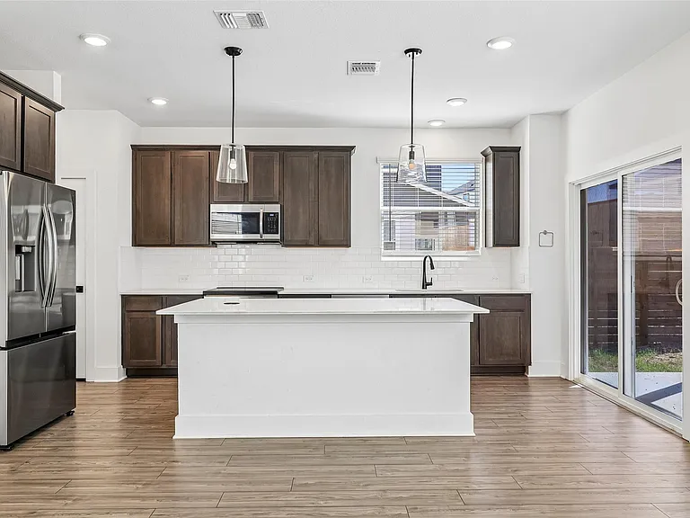 155 Sycamore Pines Ln — Photo 11