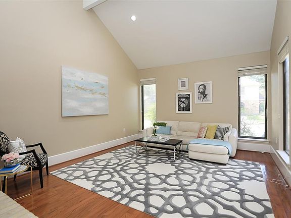 2nd image of 11619 Manor Park Dr