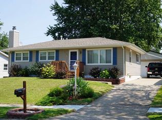 8021 8th St W, Rock Island, IL