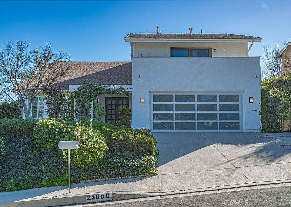 1st image of 23000 Garzota Dr