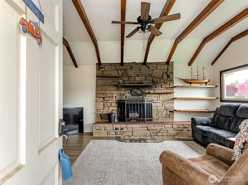 3rd image of 414 7th Street SW
