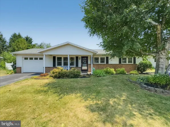 3541 Village Rd, Dover, PA 17315