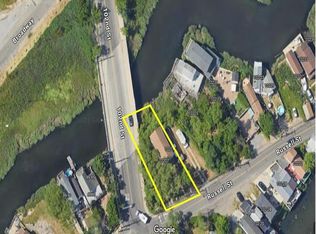 10207 Russell St, Howard Beach, NY 11414