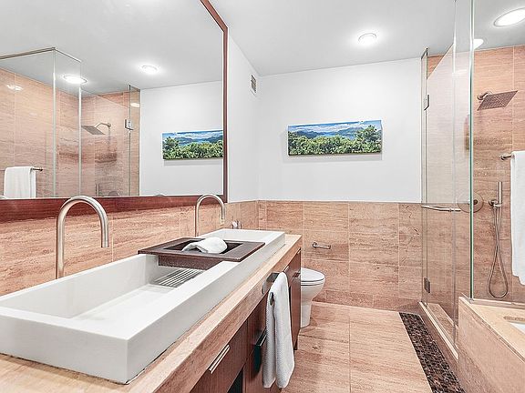 4th image of 250 E 53rd St APT 1003