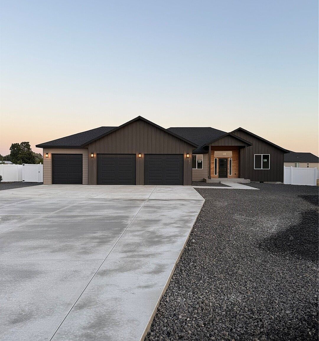 6433 2.15 Road NE, Moses Lake, WA 98837 | Zillow