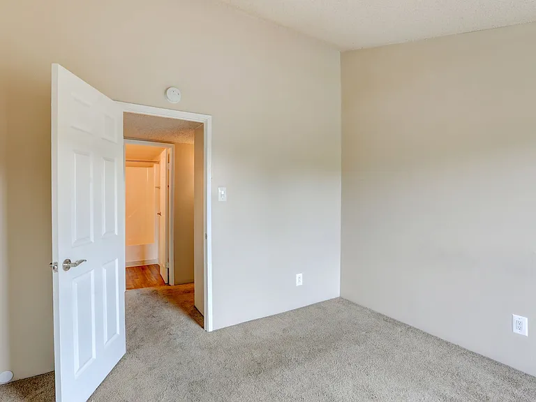 Summit View Village Apartments — Photo 20