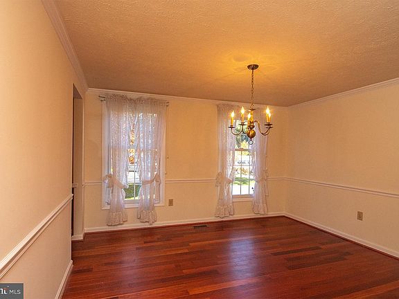 4th image of 5 Tarpley Ct