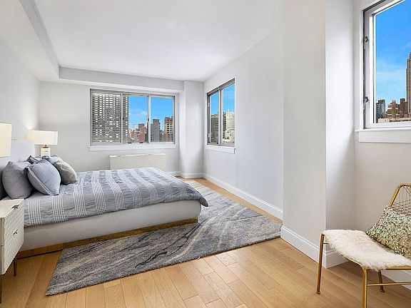 4th image of 308 E 38th St APT 17-A
