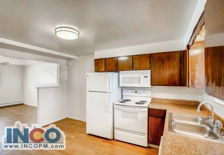 290 S Hoyt St #4 — Photo 16