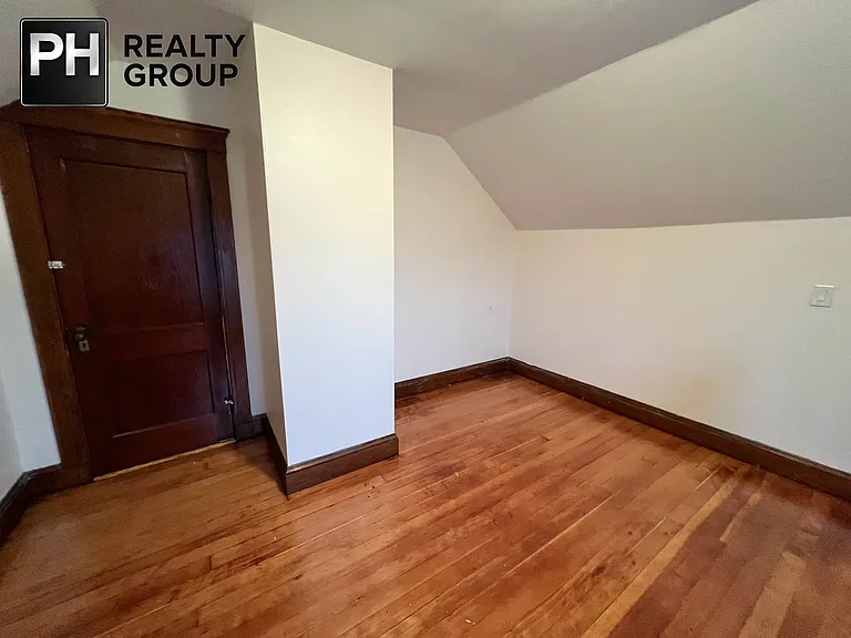 44 Capitol St — Photo 15