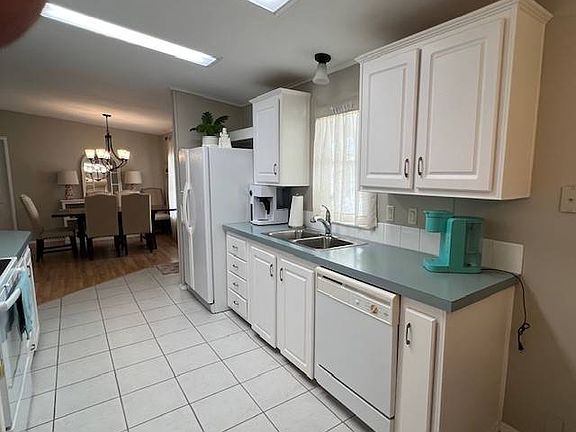 5th image of 225 Tiger Lilly Dr