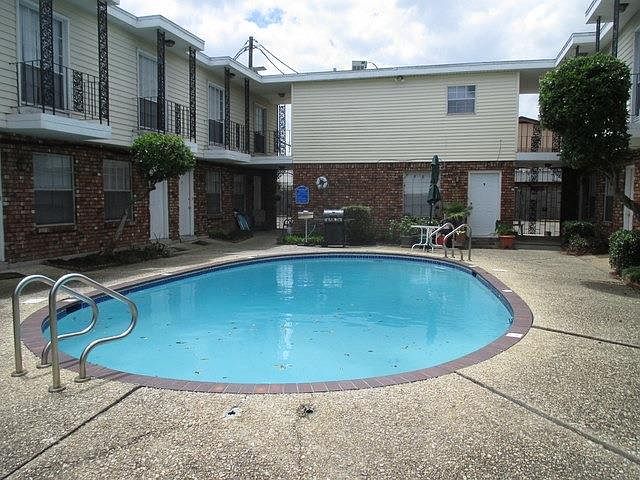 1st image of 3900 Hessmer Ave APT 15
