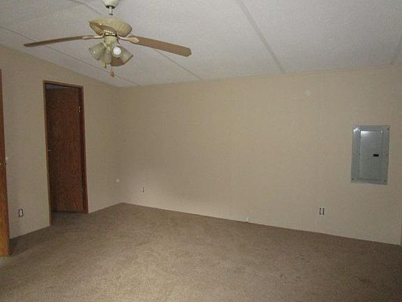 5th image of 184 NE Oakwood Cir