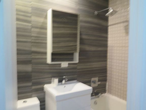 4th image of 188 Noll St #Garden1f