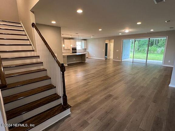 3rd image of 491 ARCHSTONE Way #42