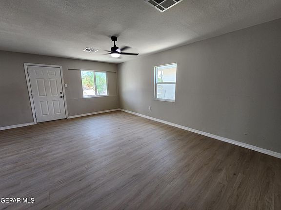 4th image of 211 S Carolina Dr