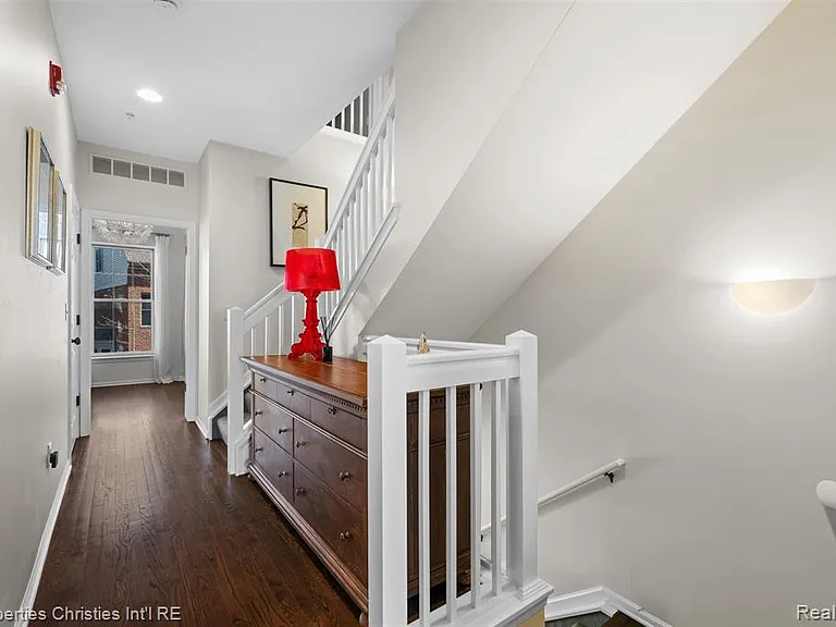 512 Graten St — Photo 26