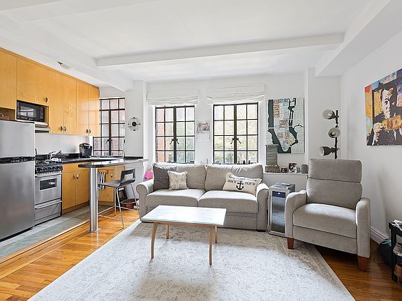3rd image of 333 E 43rd St APT 603