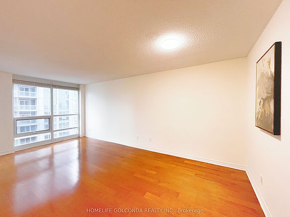 5th image of 763 Bay St #2606