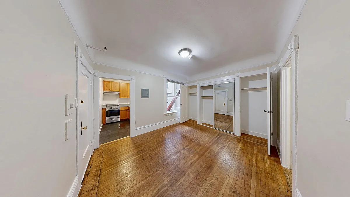 Building Photo - 925 Geary Street