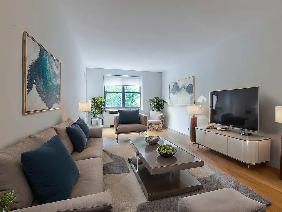 1st image of 449 W 50th St #C