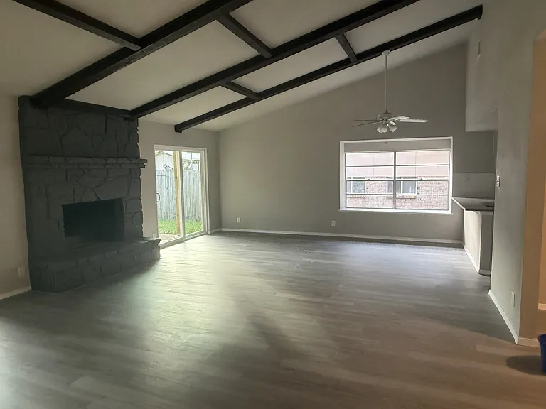 5009 Crestwood Dr — Photo 5