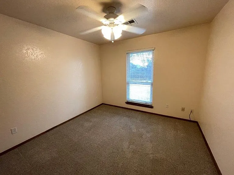 13012 Almond Dr — Photo 12