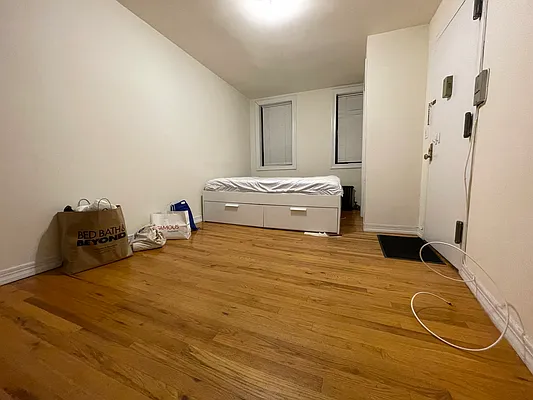 Rented by HOLTON REAL ESTATE INC. | media 8