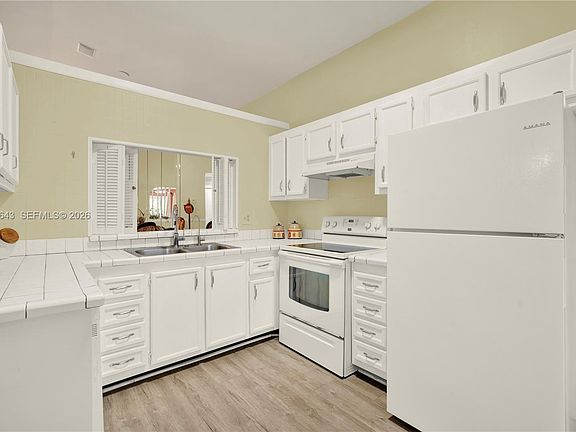 5th image of 10813 SW 158th Ln