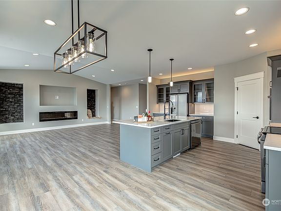 3rd image of 696 NE Tyler Place