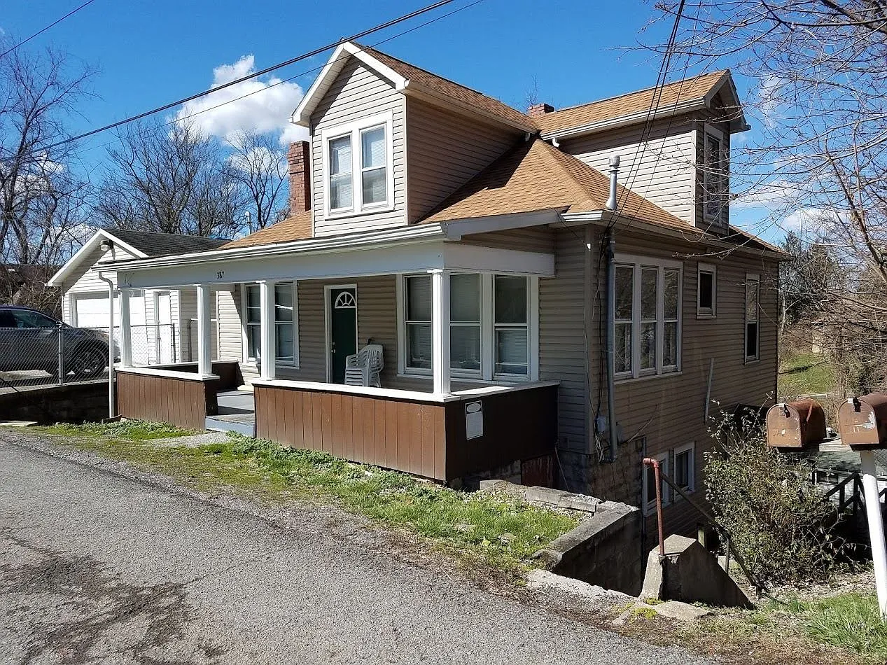 387 Gilmore St photo 1