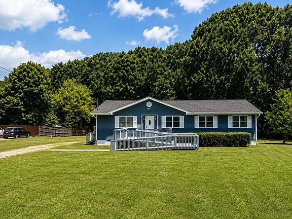 5th image of 133 Linda Ln